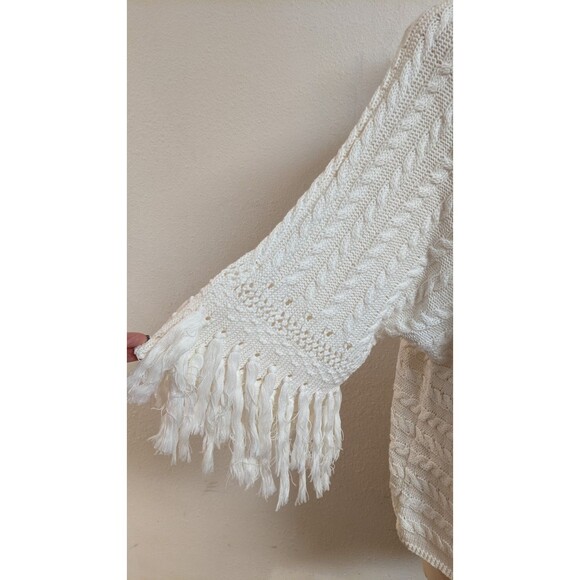 Women's CAbi #5803 Cream Fringe Fiesta Poncho Sweater Top Small EXCELLENT!! - Picture 5 of 12